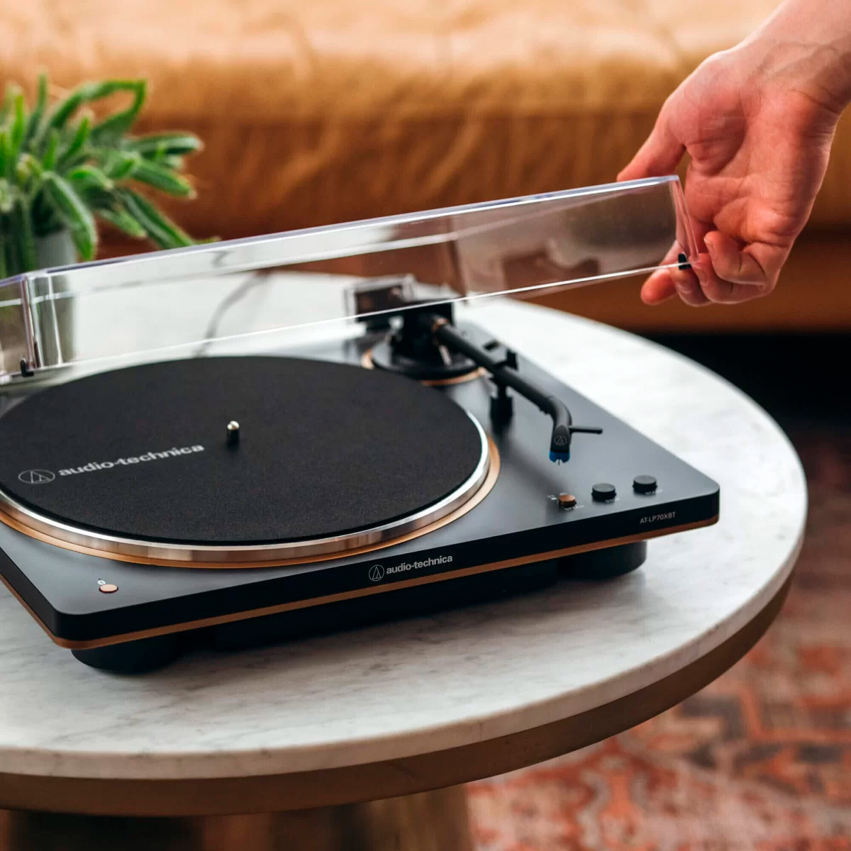 Виниловый проигрыватель Audio-Technica AT-LP70XBT, черный/серебристый_element_detail_photo