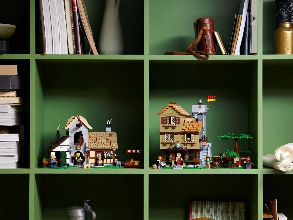 Лего 10332 Средневековая городская площадь Айконс Фото 13