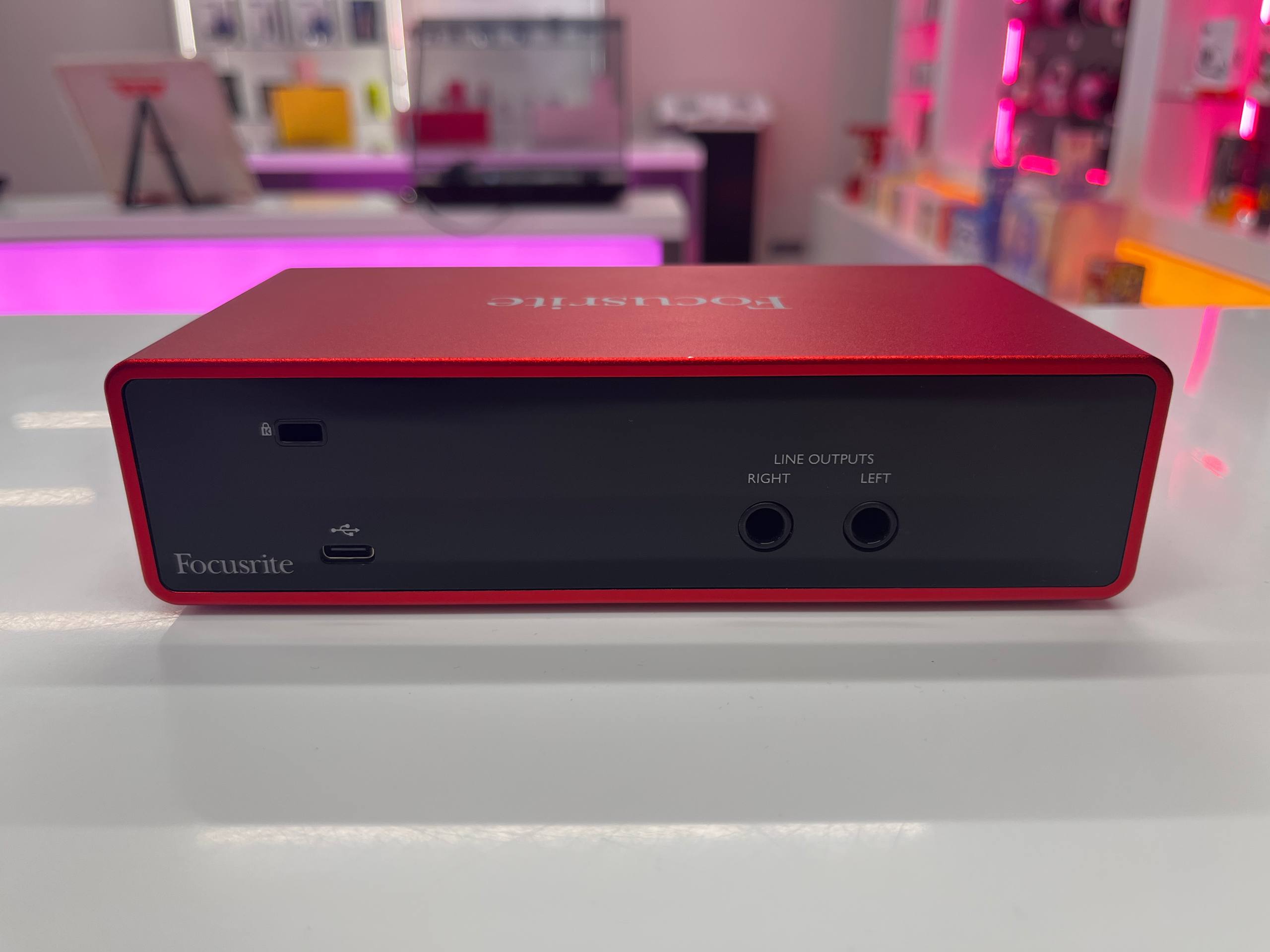 Focusrite Scarlett 2i2 3rd Gen Фото 4