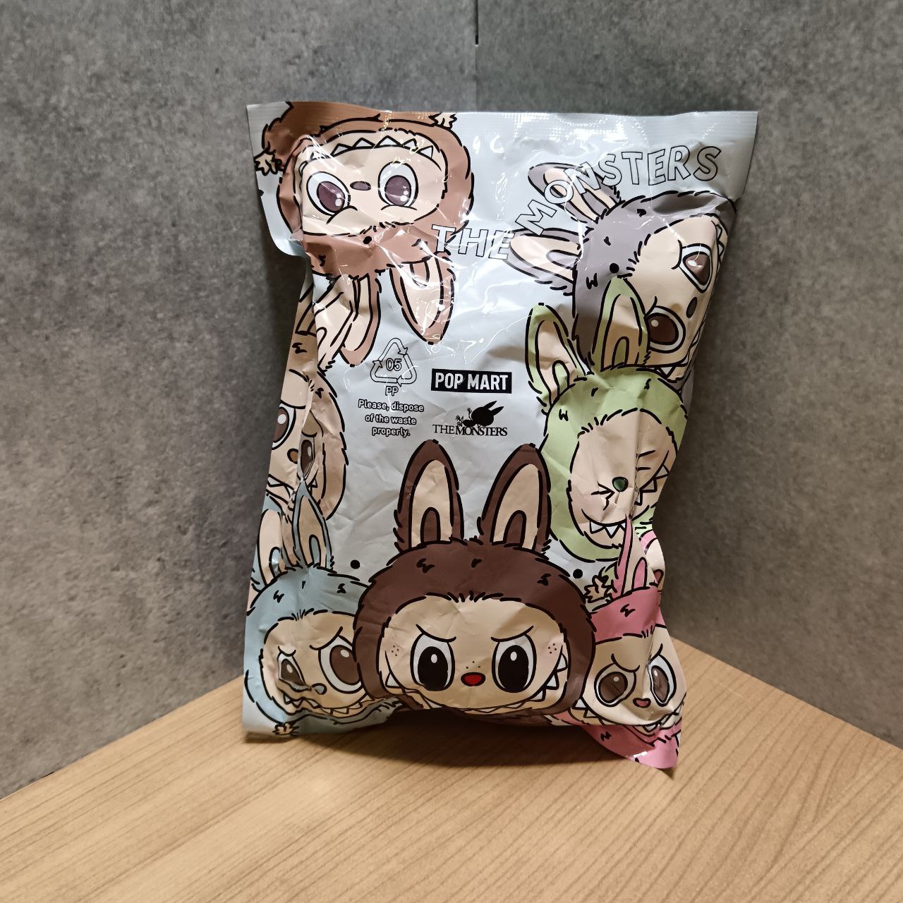 Игрушка Pop Mart Labubu The Monsters "Exciting Macarons" Blind Box (1 штука) Фото 2