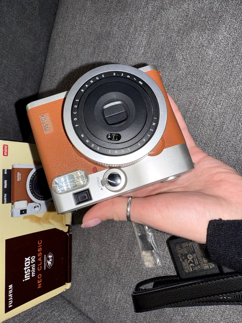 Fujifilm Instax Mini 90 Neo Сlassic, коричневый Фото 4