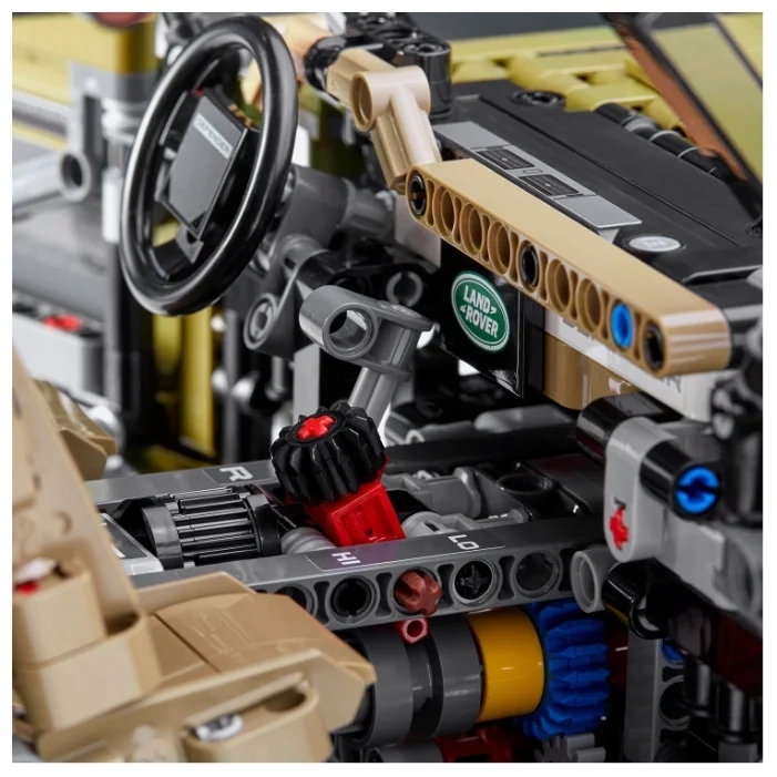 Конструктор LEGO Technic 42110 Land Rover Defender Фото 8