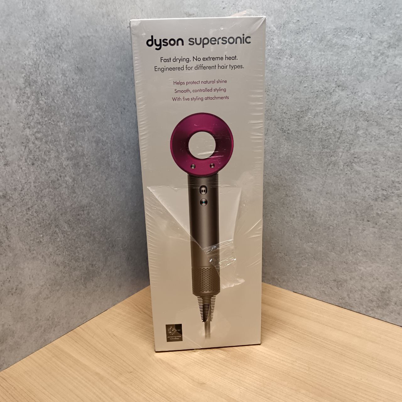 Фен Dyson Supersonic HD07 (металл/фуксия) (EU) Фото 1