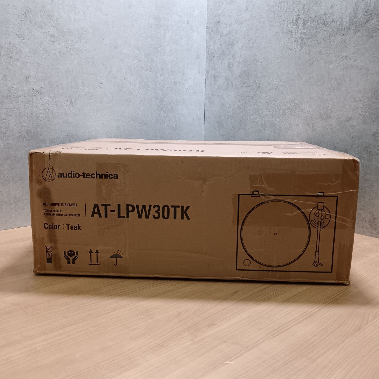 Audio-Technica AT-LPW30TK, коричневый Фото 1