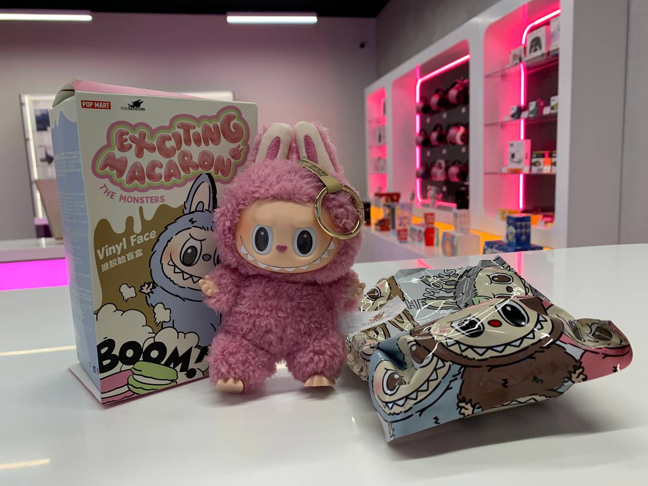 Игрушка Pop Mart Labubu The Monsters "Exciting Macarons" Blind Box (1 штука) Фото 2