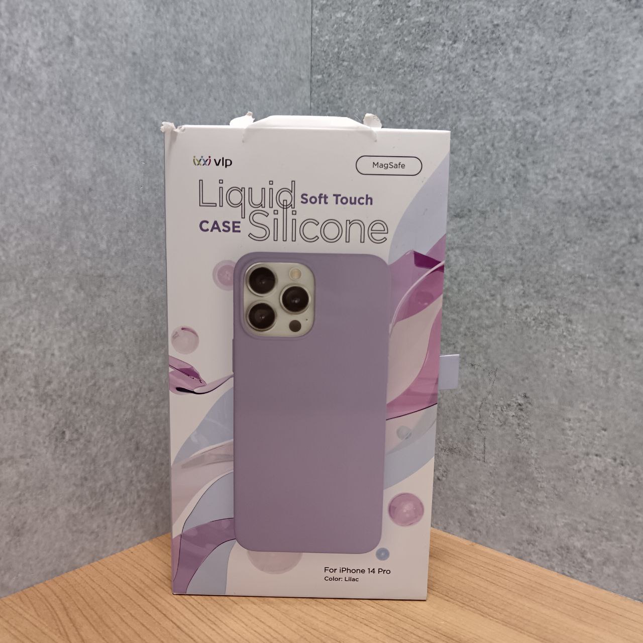 Чехол vlp Silicone case with MagSafe для iPhone 14 Pro, сиреневый Фото 1