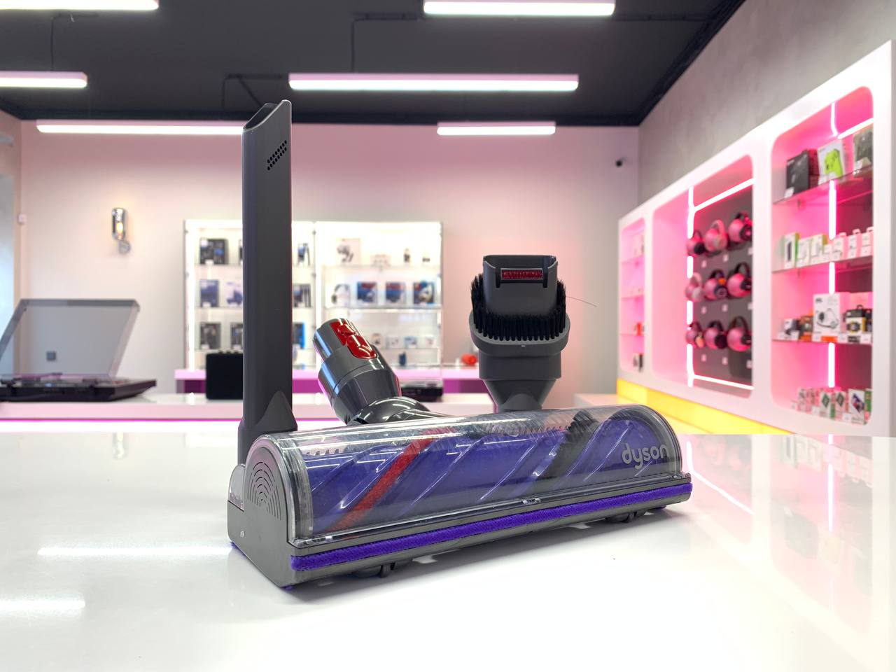 Вертикальный пылесос Dyson V8 Advanced, Silver/Nickel SV25 (UK) Фото 4