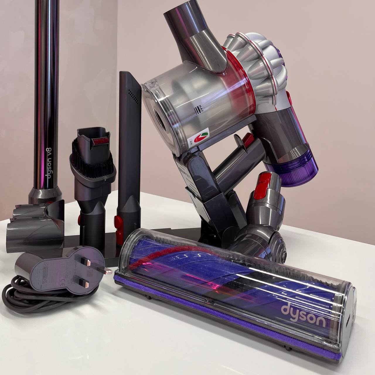 Вертикальный пылесос Dyson V8 Tactical (447026-01), серебристый/никель_element_detail_photo