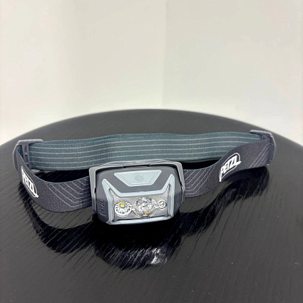 Налобный фонарь Petzl Actik Core, серый Фото 3