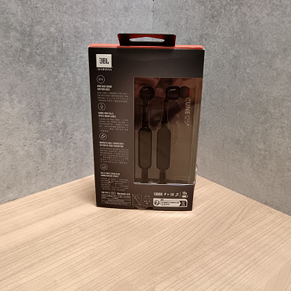 Беспроводные наушники JBL TUNE 125BT, черный Фото 3