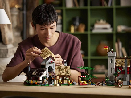 Лего 10332 Средневековая городская площадь Айконс Фото 4