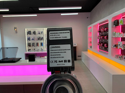 Вертикальный пылесос Dyson V8 SV25, серебристый/никель (GB&I/UAE) Фото 8