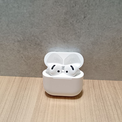 Беспроводные наушники Apple AirPods (4-го поколения) с активным шумоподавлением, белый Фото 4