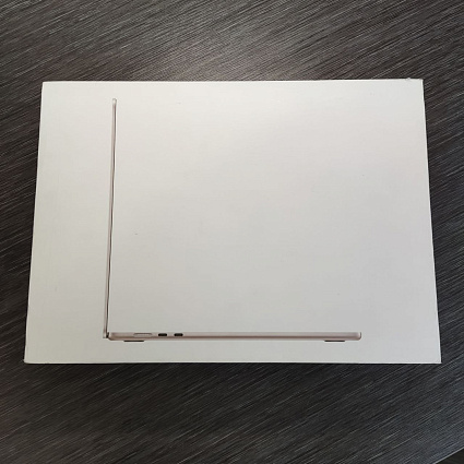 Ноутбук Apple MacBook Air 15" (M3, 8C CPU/10C GPU, 2024), 8 ГБ, 256 ГБ SSD, «сияющая звезда» Фото 2